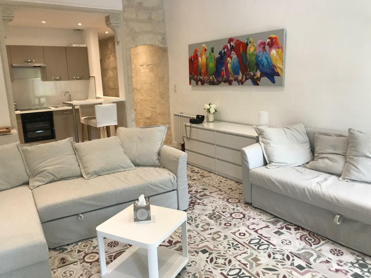 아비뇽 La Loge De L'Horloge - 1 Min Palais Des Papes - Ac Clim - Wifi - Hypercentre - Vue Sur Le Carrousel 아파트 외부 사진