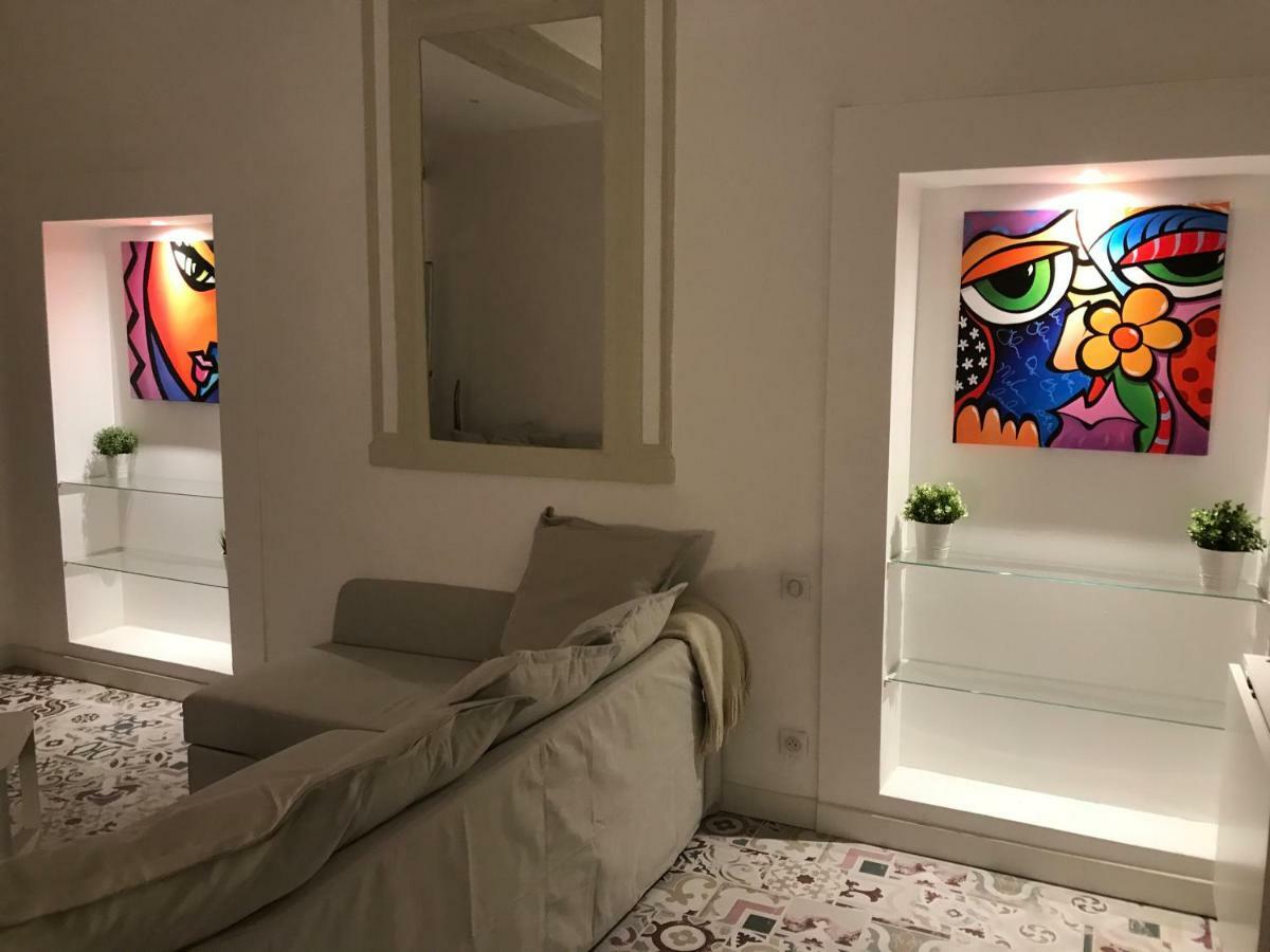 아비뇽 La Loge De L'Horloge - 1 Min Palais Des Papes - Ac Clim - Wifi - Hypercentre - Vue Sur Le Carrousel 아파트 외부 사진